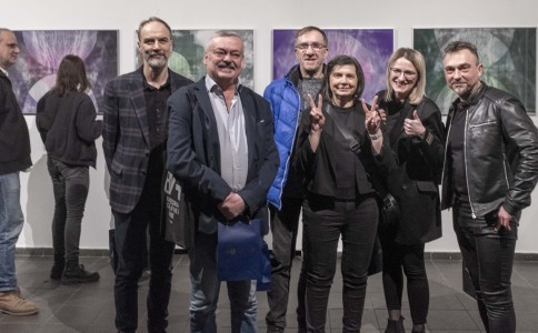 Click to zoom the picture.